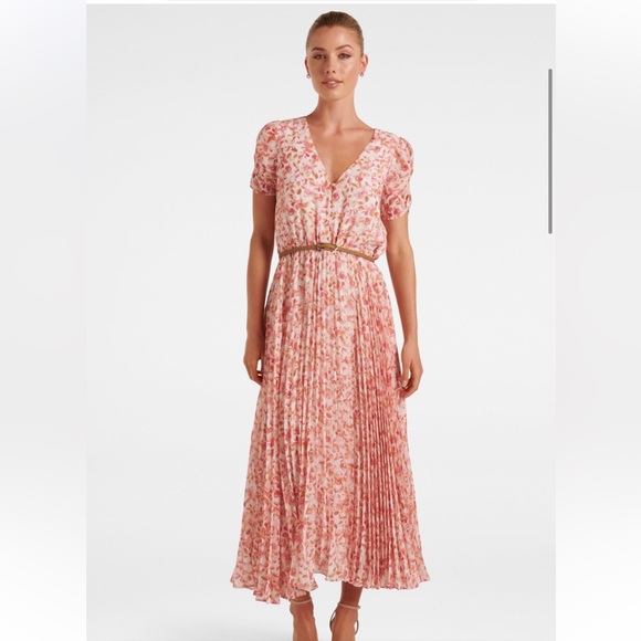 Forever New Pink Floral A-Line pleated dress - Picture 11 of 11